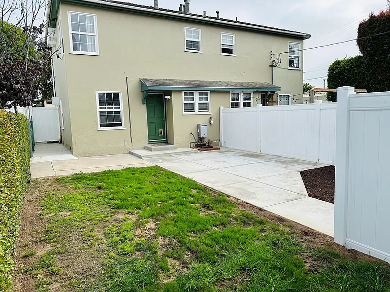 7361 W Manchester Ave — Photo 37