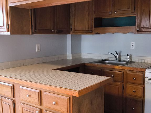 3rd image of 212-218 Lowell Streetunit #2W