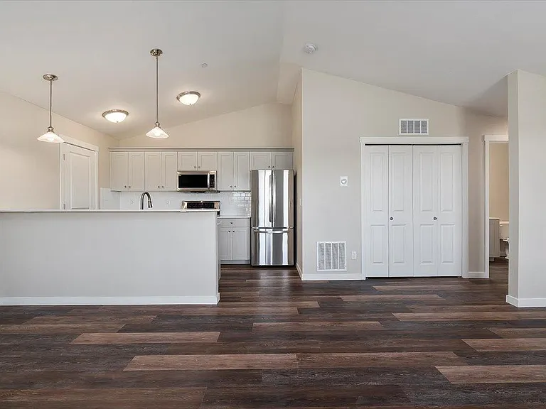 The Summit Apartments — Photo 101