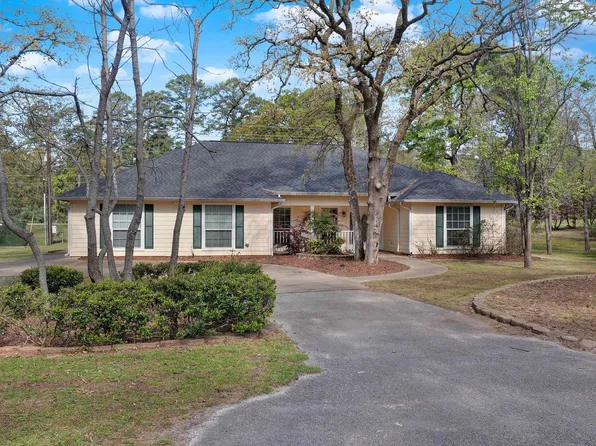 275 Woodside Ln, Holly Lake Ranch, TX 75765