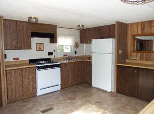 1424 Lakeview Dr, Gladwin, MI 48624