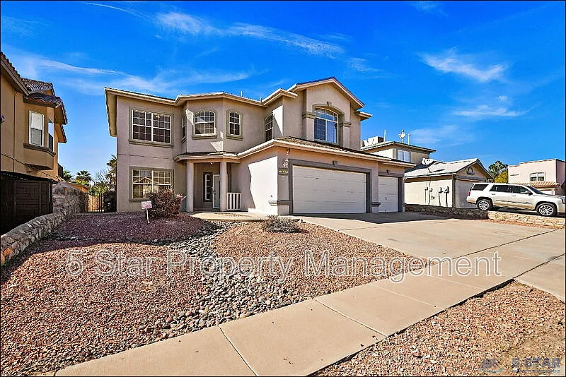 5 bed, 2.5 bath, 2648 sqft, $2,150 — Photo 2