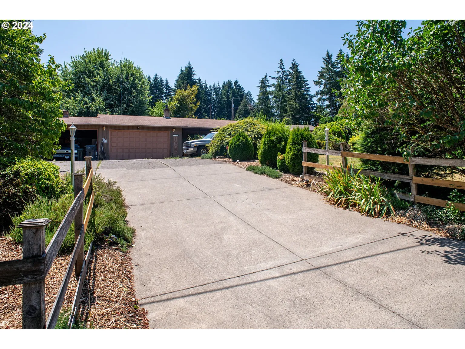 7750 SE Strawberry Ln photo 1