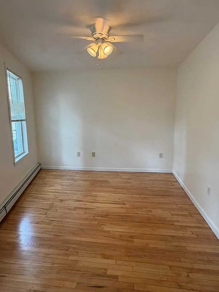 2 bed, 1100 sqft, $3,000 — Photo 2