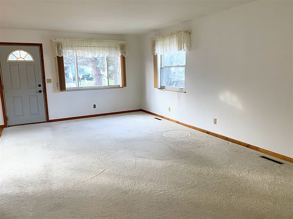 5th image of 1628 Mershon St
