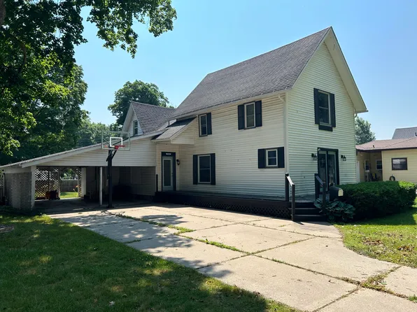 754 5th Ave, Lake Odessa, MI 48849