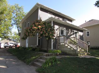 869 S Park St, Fairmont, MN 56031