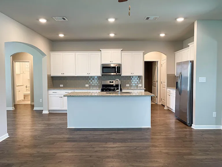 7646 Antebellum Ave — Photo 3