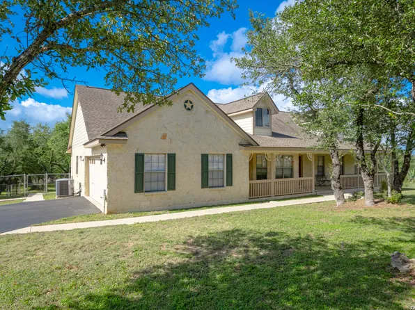 6211 YORKSHIRE DR, Spring Branch, TX 78070
