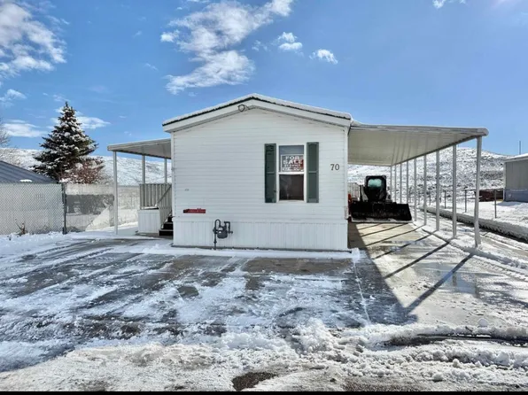 70 Twin Creek St, Diamondville, WY 83116