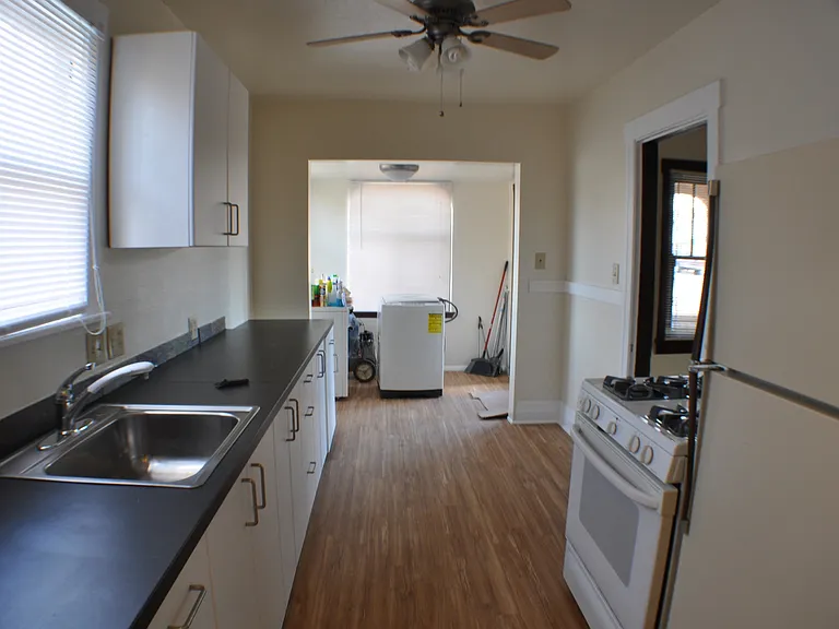 201 Maple St NE — Photo 9