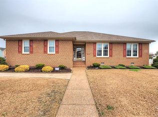 100 Honeycreek Ct, Colonial Heights, VA 23834