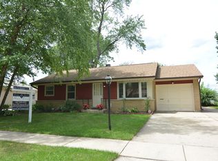 1342 Dakota Dr, Elgin, IL 60120