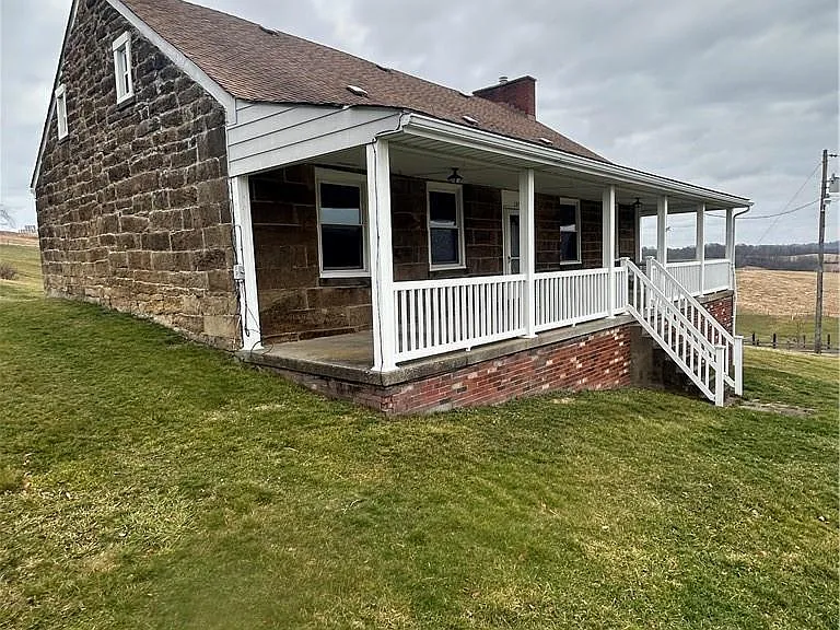 137 Johnson Rd — Photo 1