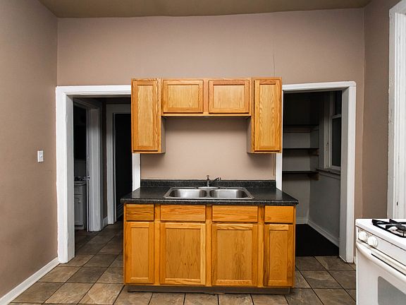 5th image of 1924 S Homan Ave #1