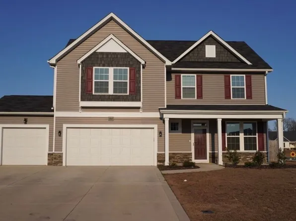 1661 Stackhouse Dr, Fayetteville, NC 28314