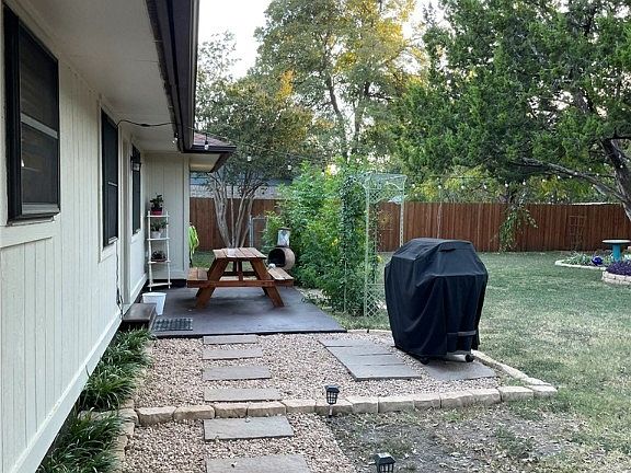 4th image of 503 E Central Dr