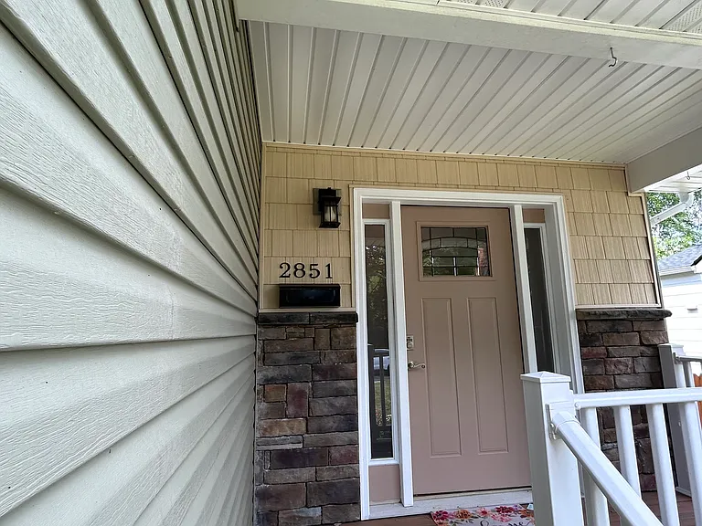 2851 Washington Ave — Photo 3