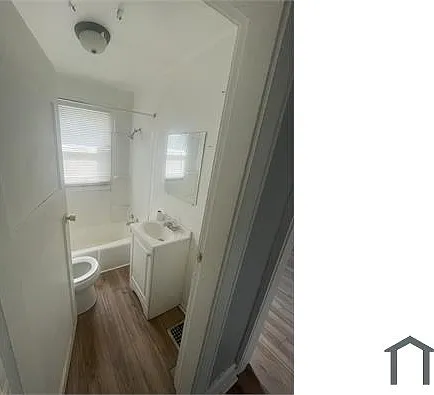 1449 W 34th St — Photo 6