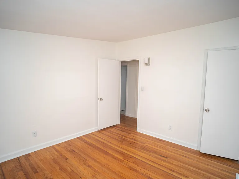 700 16th Ave — Photo 15
