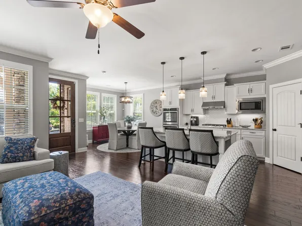 139 Benjamin Ln, Hendersonville, TN 37075