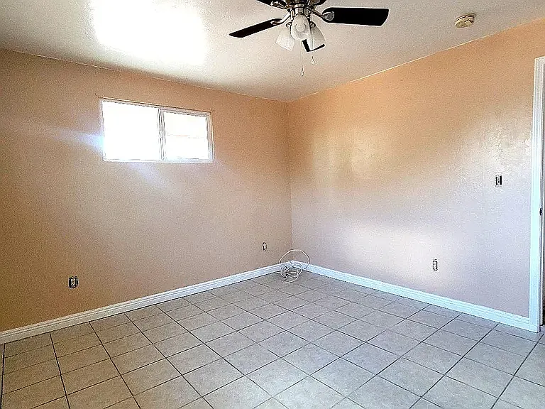 834 W Santa Maria St — Photo 8