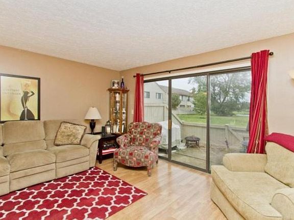 4th image of 7558 Stone Lake Dr