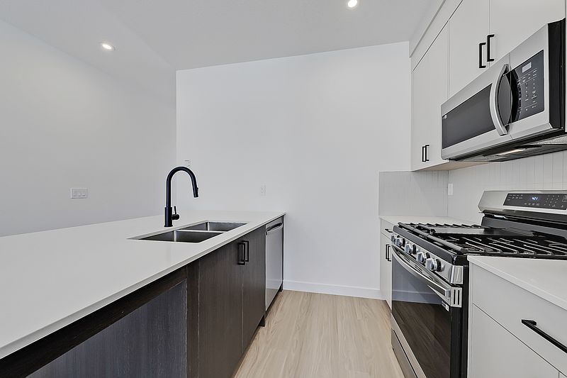 Calgary Townhouse for rent - 3 Bedrooms — photo 7
