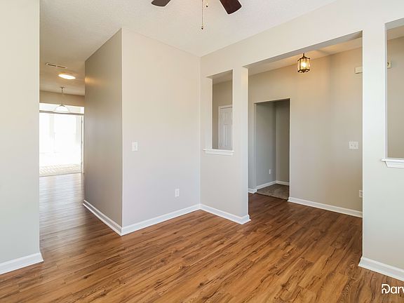 5th image of 3601 Throughbrook Ct