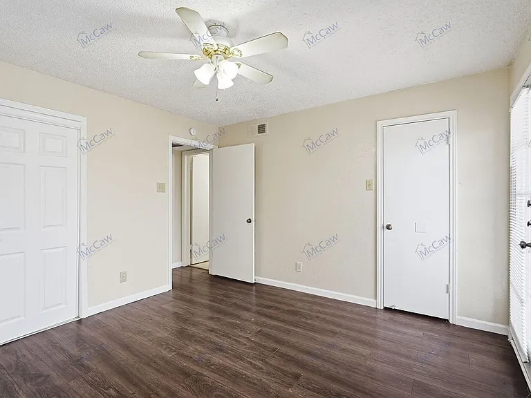 9520 Royal Ln #209 — Photo 16