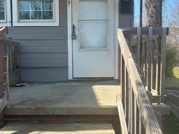 2427 Woodlawn St, Jackson, MS 39213