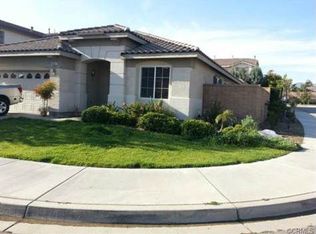 16860 Oakmont Ln, Fontana, CA 92336