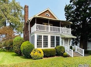 63 Memorial Pl, Manhasset, NY 11030