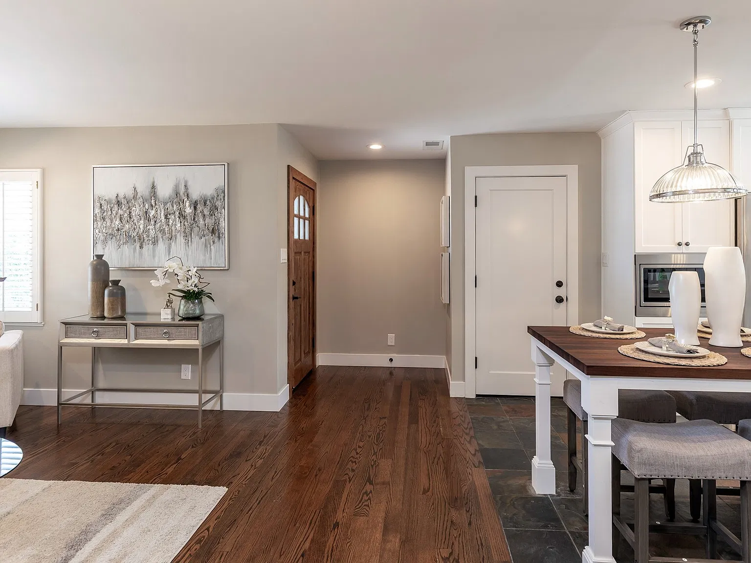 3 bed, 1402 sqft, $6,500 — Photo 3