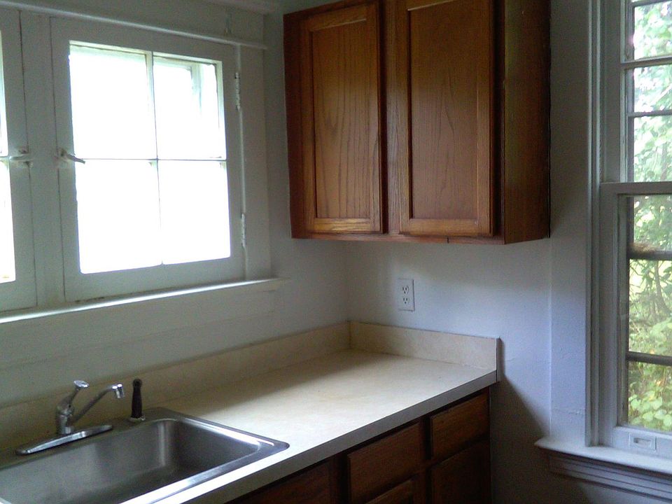 2nd image of 2108 Thistlebloom Rd #B