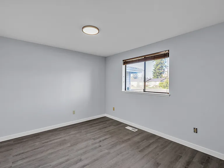 701 21st St SE — Photo 26