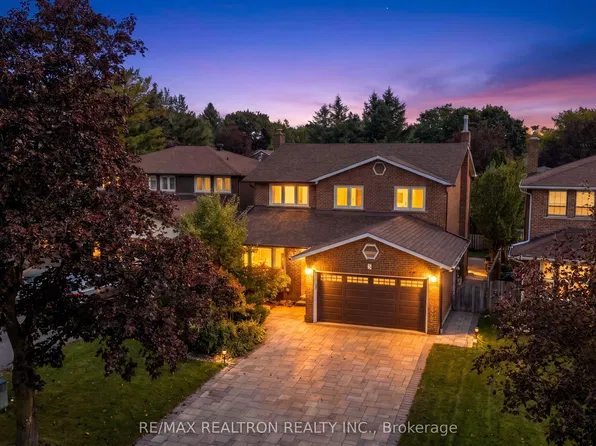 5 Charnwood Pl, Markham, ON L3T 5H2