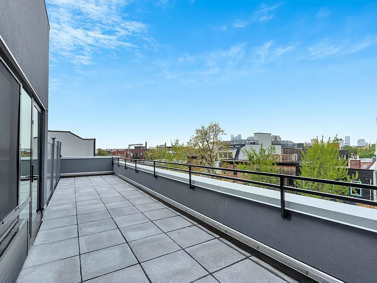 142 Richards St #4B — Photo 3