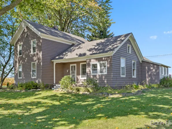 8789 Pokagon Rd, Berrien Center, MI 49102