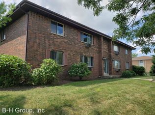 5117 52nd St APT 6, Kenosha, WI 53144