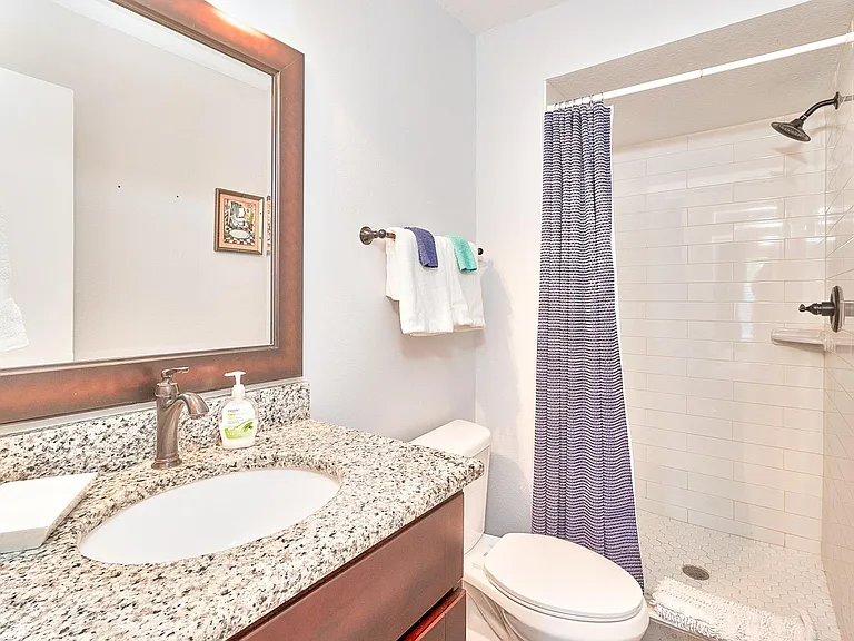 2417 W Stroud Ave #A — Photo 12