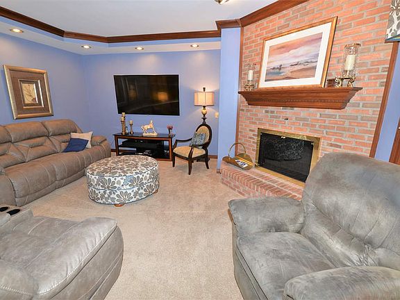 3rd image of 117 Brittany Ct