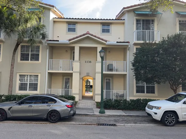 1136 Town Center Dr, Jupiter, FL