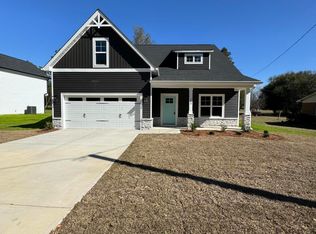 663 Reservation Rd, Aberdeen, NC 28315