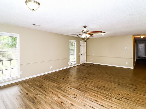 5th image of 4784 Ross Rd