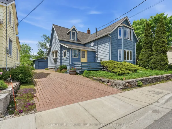 31 Hill St, Prince Edward County, ON K0K 2T0