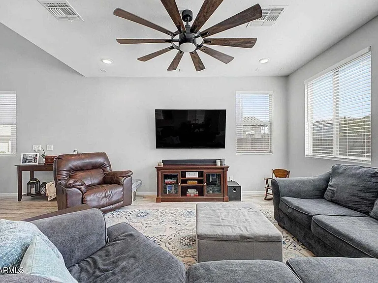 1033 S 150th Dr — Photo 3