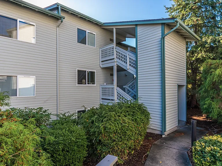 485 SW Bayshore Dr #D303 — Photo 15