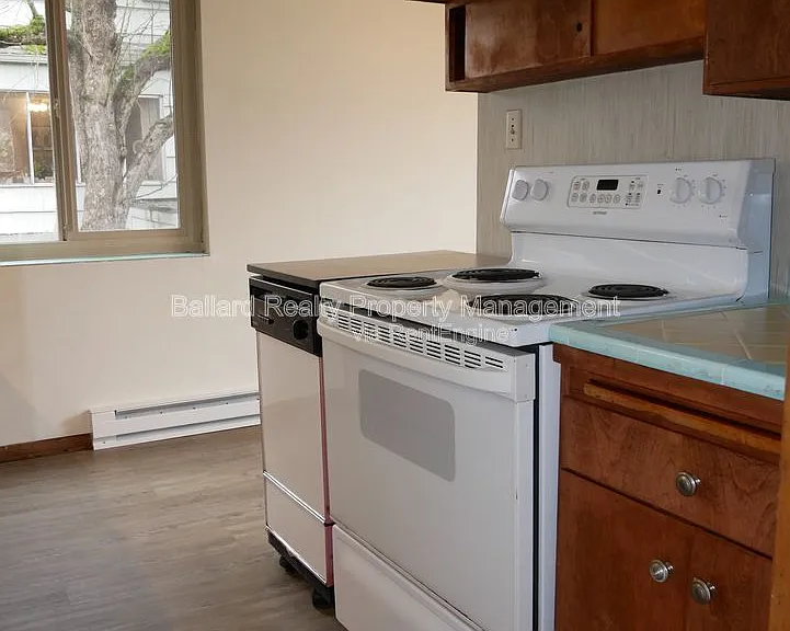 6402 11th Ave NW — Photo 11