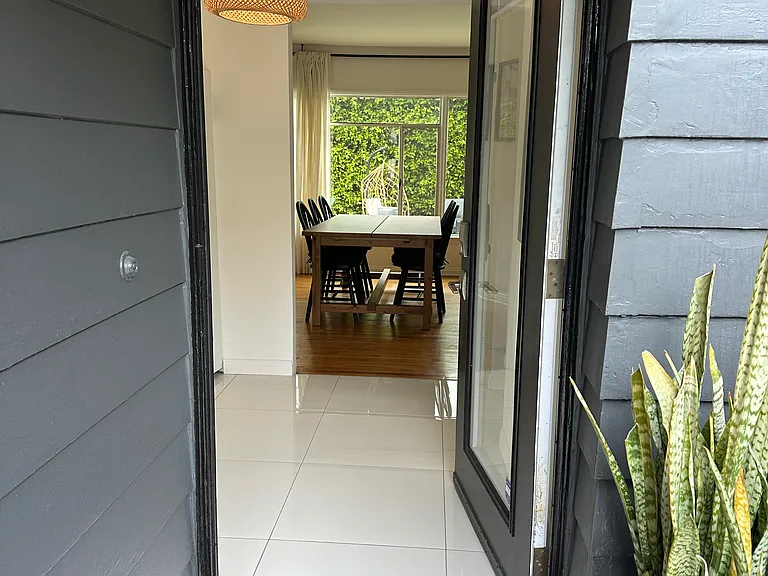 6752 Mulholland Dr — Photo 58